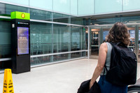 Screen outside of SF Fittness (1 flight up from ground) is bad -1