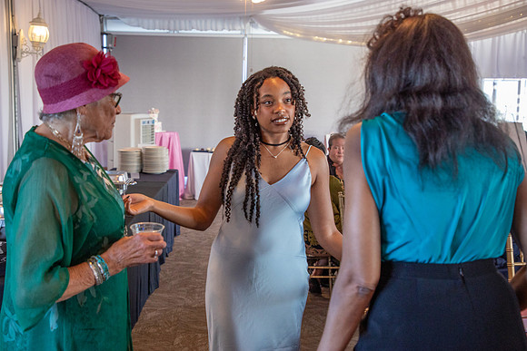 048 - Marylon's 70th